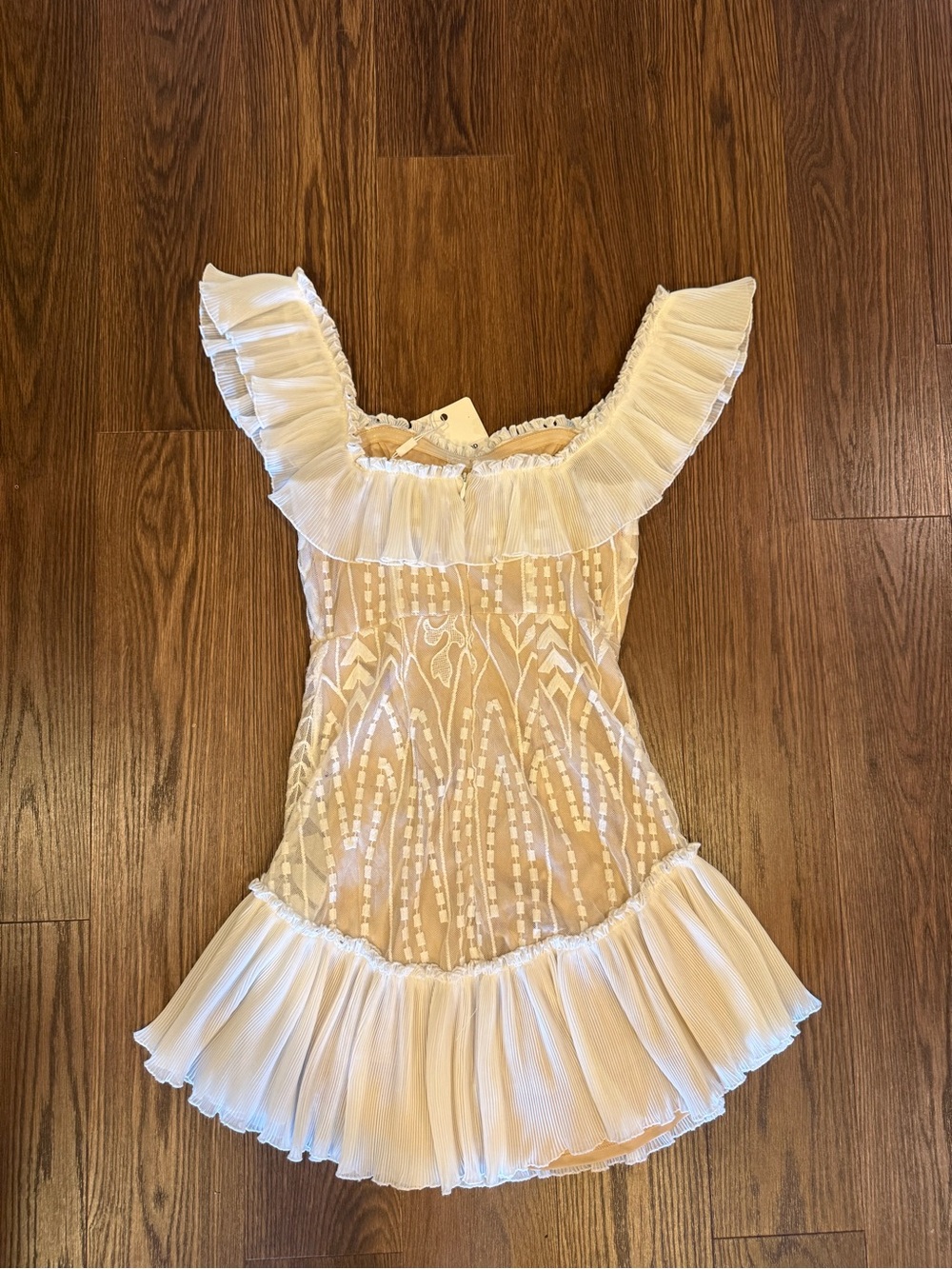 NWT Ruffle Sleeve Dress - Picture 5 of 8